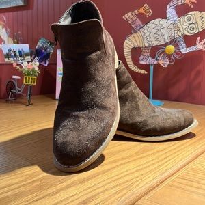 7 brand ankle bootie. Brown suede gently used.